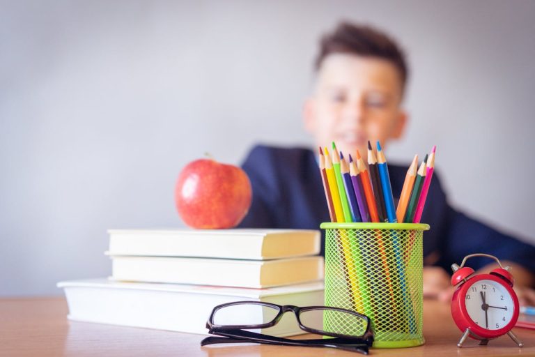 5 sposobów na efektywne wykorzystanie czasu podczas egzaminu ósmoklasisty.