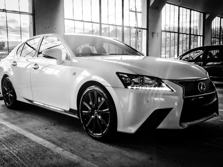 Regeneracja amortyzatorów Lexus – dlaczego warto postawić na to rozwiązanie zamiast wymiany na nowe części?